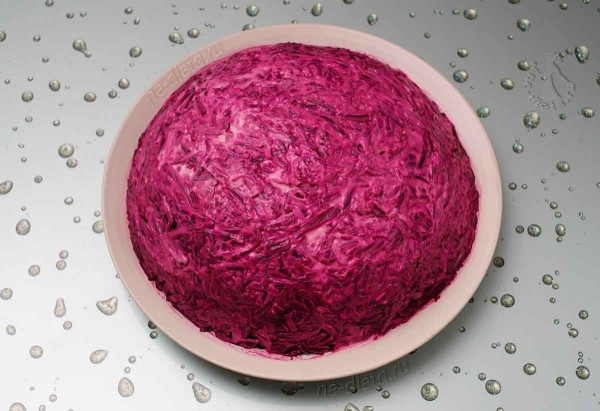 Селедка под шубой с яблоком