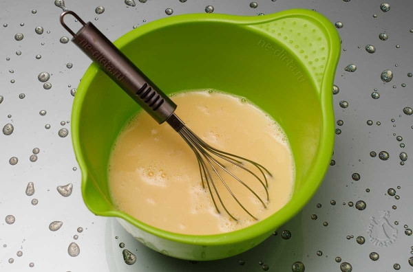 Яичные рулетики с икрой