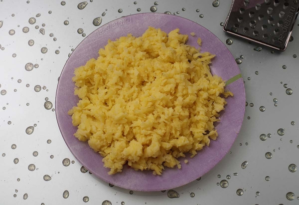 Селедка под шубой с яблоком