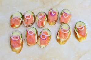 Бутерброды с горбушей соленой