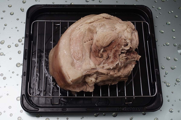 Запеченный свиной окорок в апельсиновой глазури Запеченный свиной окорок в апельсиновой глазури