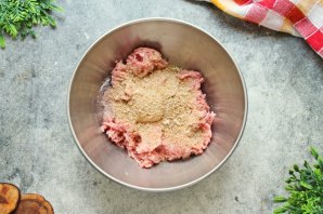 Котлеты из мясного фарша Котлеты из мясного фарша