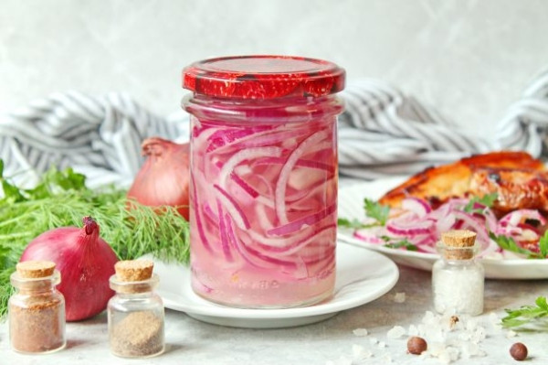 Лук с уксусом