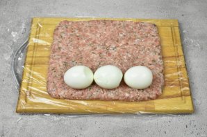 Мясной рулет с яйцом Мясной рулет с яйцом