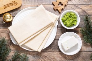 Праздничные елочки из теста Праздничные елочки из теста