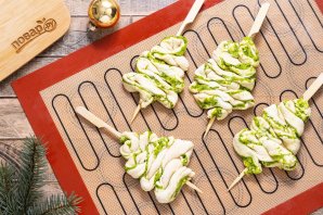 Праздничные елочки из теста Праздничные елочки из теста