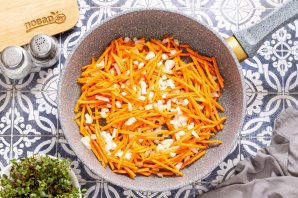 Рис с морковью и луком Рис с морковью и луком