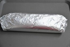 Рулет из фарша с яйцом