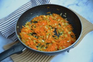 Рулет из фарша с яйцом