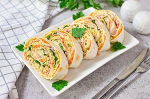 Рулет из лаваша с колбасой