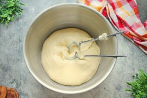 Рулетики с корицей и глазурью Рулетики с корицей и глазурью