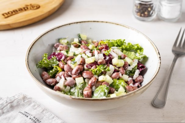 Салат с фасолью и огурцом "Пятиминутка" Салат с фасолью и огурцом "Пятиминутка"