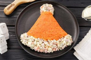 Салат "Шапочка Деда Мороза" Салат "Шапочка Деда Мороза"