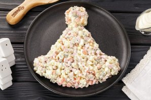 Салат "Шапочка Деда Мороза" Салат "Шапочка Деда Мороза"