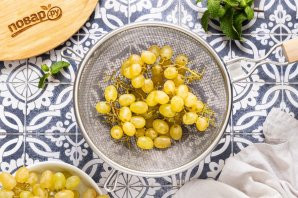 Виноград в чайном желе Виноград в чайном желе