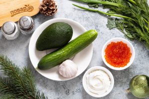 Закуска на Новый год в виде ёлки