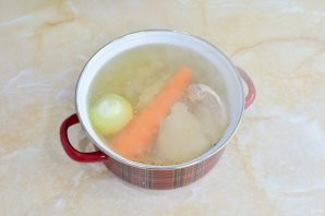 Заливное из курицы с желатином Заливное из курицы с желатином