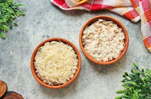 Жульен с курицей и лисичками Жульен с курицей и лисичками