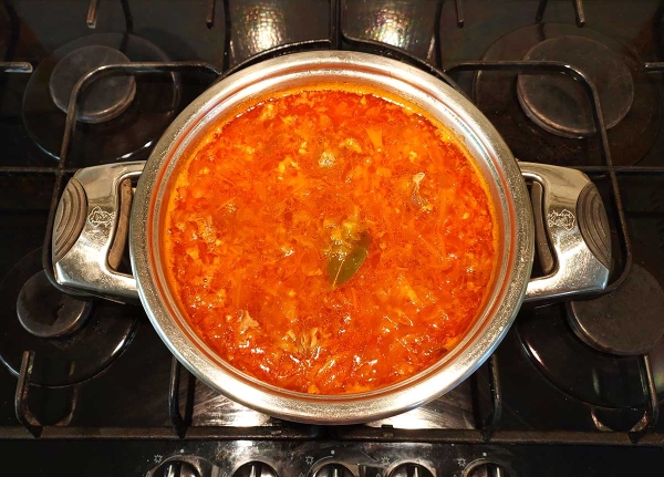 Щи из капусты с говядиной