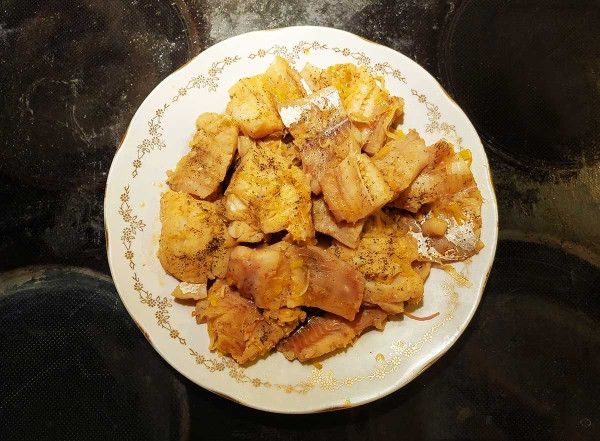 Минтай в соусе