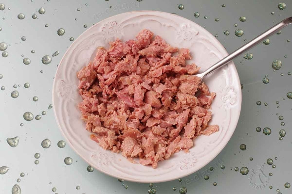 Паста с консервированным тунцом