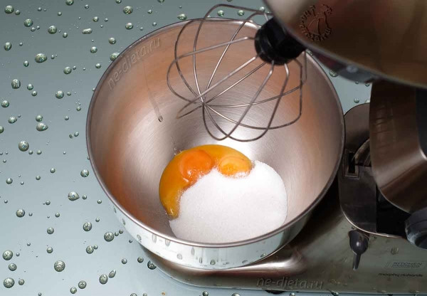 Шоколадный рулет со сливочным кремом