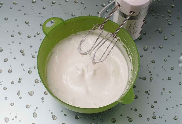 Шоколадный рулет со сливочным кремом