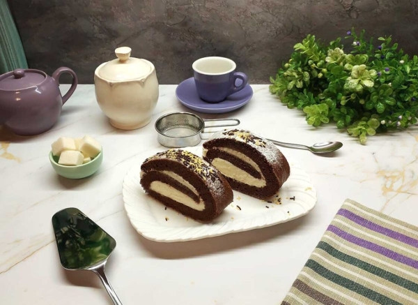 Шоколадный рулет со сливочным кремом