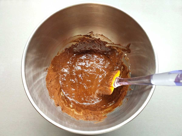 Шоколадный рулет со сливочным кремом