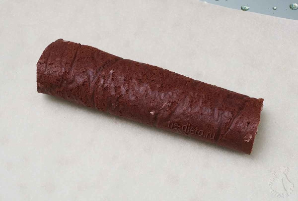 Шоколадный рулет со сливочным кремом