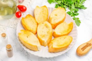 Брускетта с курицей