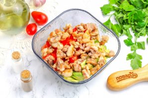 Брускетта с курицей