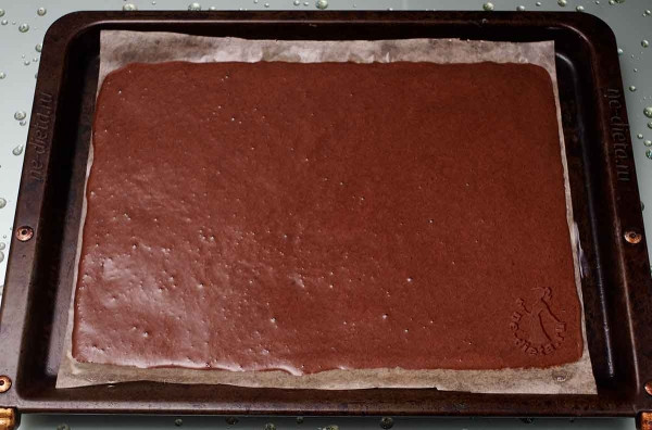 Шоколадный рулет со сливочным кремом