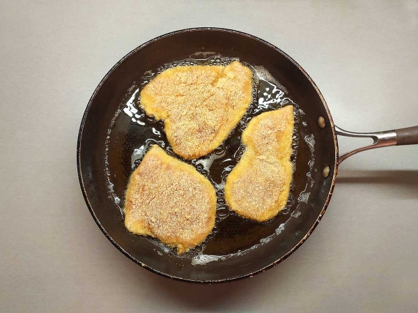 Шницели из куриного филе