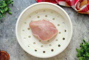 Курица на пару в мультиварке