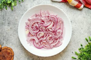 Маринованный лук Маринованный лук