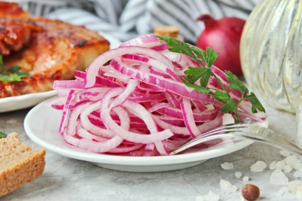 Маринованный лук Маринованный лук