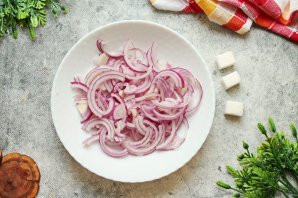 Маринованный лук Маринованный лук