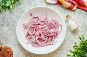 Маринованный лук Маринованный лук