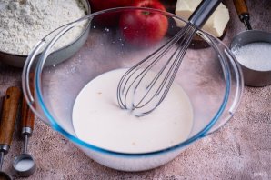 Печеные пирожки с яблоками