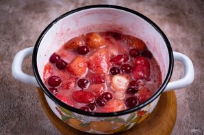 Пирог с ягодной начинкой, которая не течет