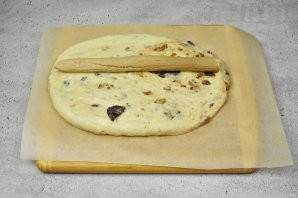 Рождественский дрожжевой штоллен