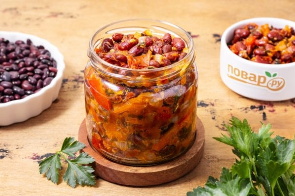 Салат с фасолью на зиму