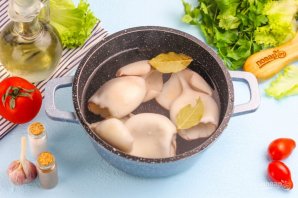 Салат с кальмаром, огурцом и яблоком Салат с кальмаром, огурцом и яблоком