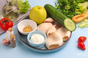 Салат с кальмаром, огурцом и яблоком Салат с кальмаром, огурцом и яблоком