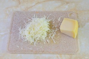 Сырный суп с копченостями