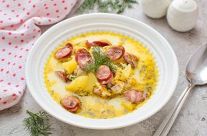 Сырный суп с копченостями