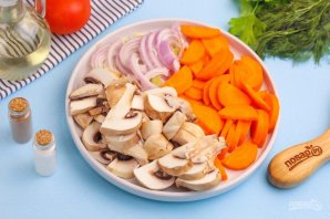 Тушеное мясо с грибами