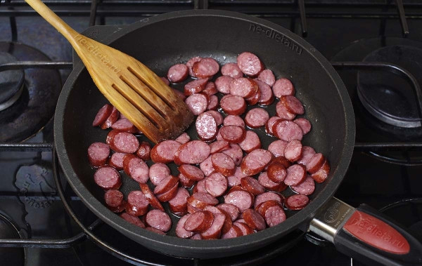 Паста с колбасками