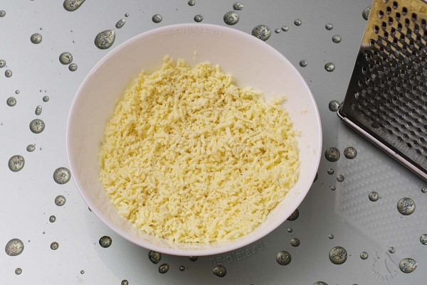 Салат с беконом и сухариками Салат с беконом и сухариками